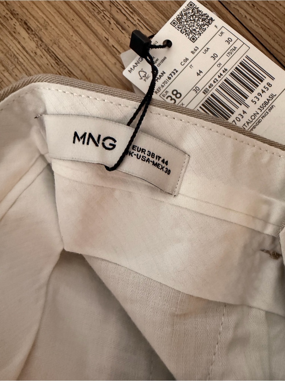 Mango Men’s Linen-Blend Pleated Pants - Picture 12 of 16